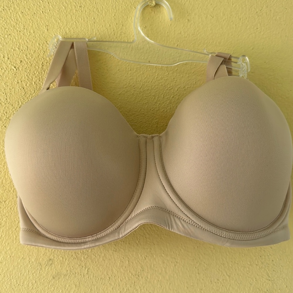NWT WACOAL strapless bra, with straps